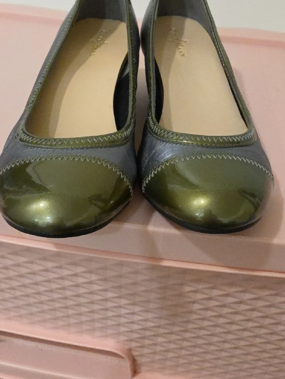 Women’s Gray and Olive Green COLE HAAN Wedge Slip-ons CLEAN!!